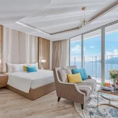 Sophia Sky - Housity