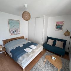 Bel appartement décoré avec goût, face à la gare