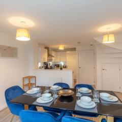 Bright & Modern 4 Bedroom House in Yeovil