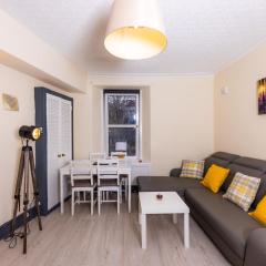 Cosy Central Apartment by the Meadows 7