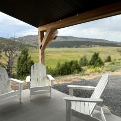 Charming Cabin with Panoramic Mountain Views near Pony in the Tobacco Root Foothills, Montana