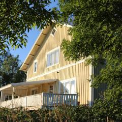 Lakeside House, Storstugan