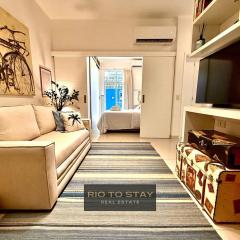 Charmoso com terraço próximo à praia do Leblon!