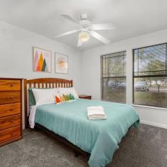 Bright 4BR Retreat Pool Gym & Extended Stays
