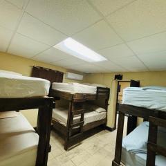 Casa práctica para grupos en el Centro de Monterrey - hasta 14 personas con AC