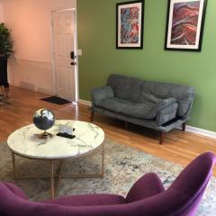 Luxury Midtown 2BR Family Suite Sleeps 8 guests with Private Balcony and Optional Parking Walk to Parthenon & Vanderbilt Near Broadway