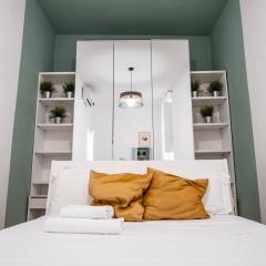 Apartment by the Colosseum - White Chic Flats