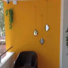 CHIC yellow 2bhk- Just 10 Mins to Beach and WhiteTown DAWN