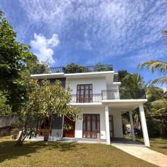 Primrose Villa - Entire PrivateVilla at Hikkaduwa