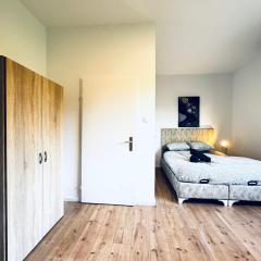 Modern 8BR Apt with Private Garden Sleeps 17