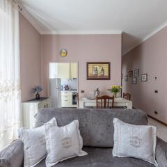 Cherry Tree House Cozy apartment in the heart of Como