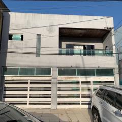 Casa 4Q e Escritorio, ArCond Total, Piscina, WiFi, COP30