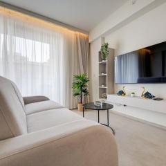 Mercury 216 - 2x Free Pool Access & Shopping Mall
