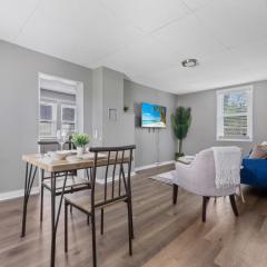 KING Bed Entire House Near DT