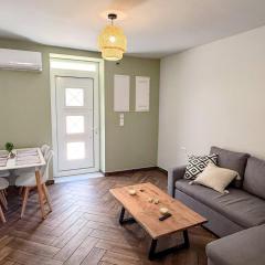 Amfitriti 30meter to beach, 6min Old Town, 2BD 4PL