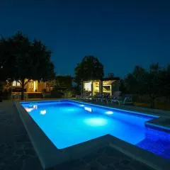 Villa Mandorla with private pool