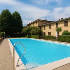PARATICO - Lakefront apartment with private pool and free parking