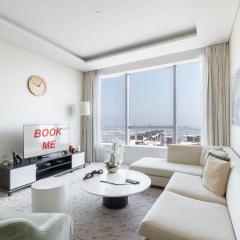 Palm Jumeirah sleeps 2 with Stunning Sea Views