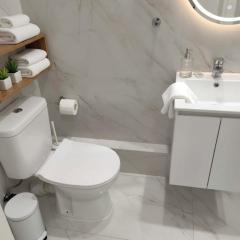 Amazing Apt with 2 Bedrooms in Pagkrati