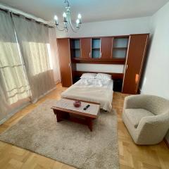 Apartament Central cu Balcon