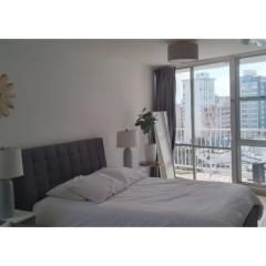 Ocean and City View Beach-Block Studio - Pool Access