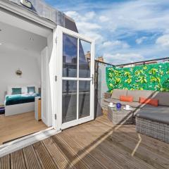BRAND NEW - Private Rooftop - Zone 1 - 10mins Museums - For 1-5