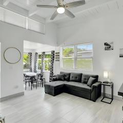 2BR 1BA Home near Nightlife and Beach