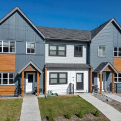 Stunning New 3 Bedroom Mountain View Condo