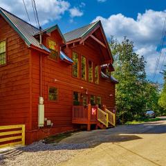 Goonies Cove - Spacious 4BR Cabin Arcade, Pool Table & Hot Tub!