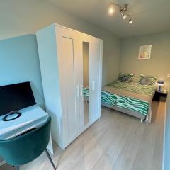 Cozy Private Room in Apartment, Perfect for 1 or 2 Guests