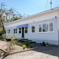 Cosy Torquay Beach Shack Minutes walk to the beach