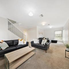 KozyGuru | Kellyville Ridge | 4 Bedroom House