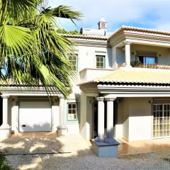 Exceptional villa with swimming pool