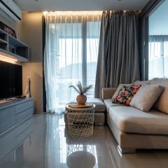 Luxury 1BR Condo – Pool Mountain Views D508