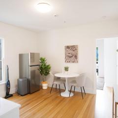 The Crown, Four Surry Hills