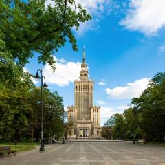 Spacious and Bright Apartment with Parking in the City Center by Noclegi Renters