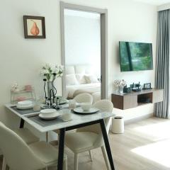 Chiang Mai the one C Pool view Two bedrooms and two bathrooms for five people Fully equipped Cooking allowed Preferred residence