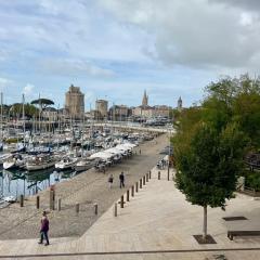Valin 1, centre ville, face au port, LR105