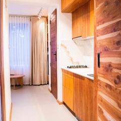 House B thonningii - warm minimalism