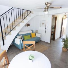 Family home for 5 with WiFi and street parking