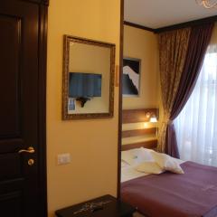 Chalet Zolota Pidkova & River