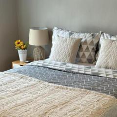 1 Bedroom Apartment - Central Free Parking