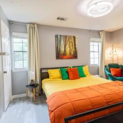 Blue Door Retreat Home Near Downtown