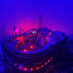 Love & Jacuzzi