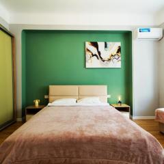 17-Avenue Apartment