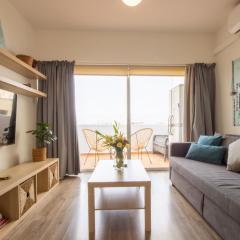 Central 1BR - Views - Deli Café
