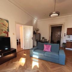 1920s Charm apartment by Jerusalem Synagogue in Old Town Center
