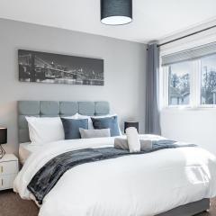 Elegant 3BR Home, City Centre, Free Parking
