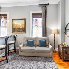 Suites at Bay 3A - William Sewell Jr. Suite by Lucky Savannah