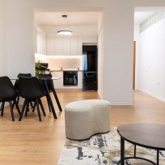 Emma Apartments Central 2BR, 2 Bath & Balcony